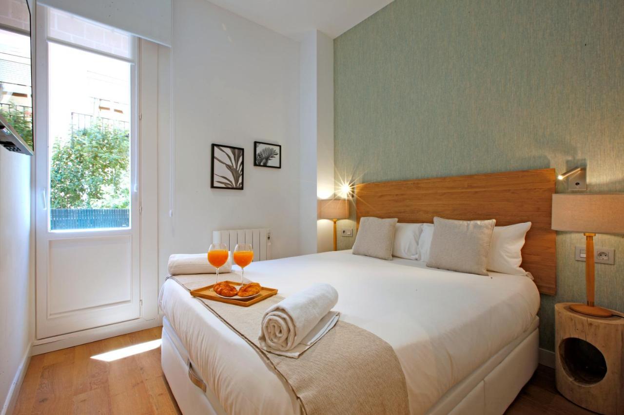 Tirso Suite Madrid Exteriör bild