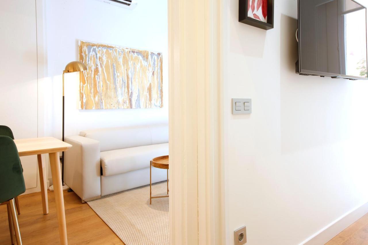 Tirso Suite Madrid Exteriör bild